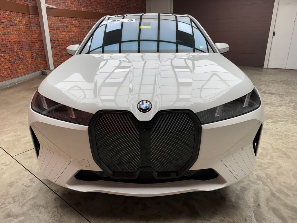 2026 BMW iX 60 - Photo 8