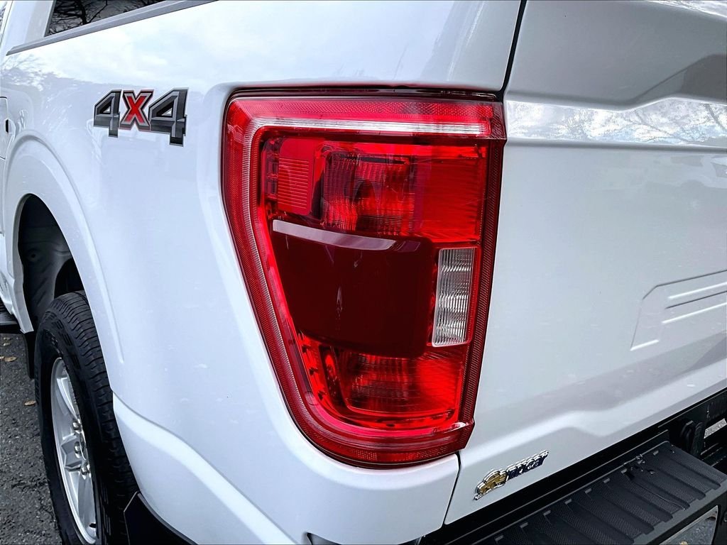 Used 2023 Oxford White Ford XLT image 32