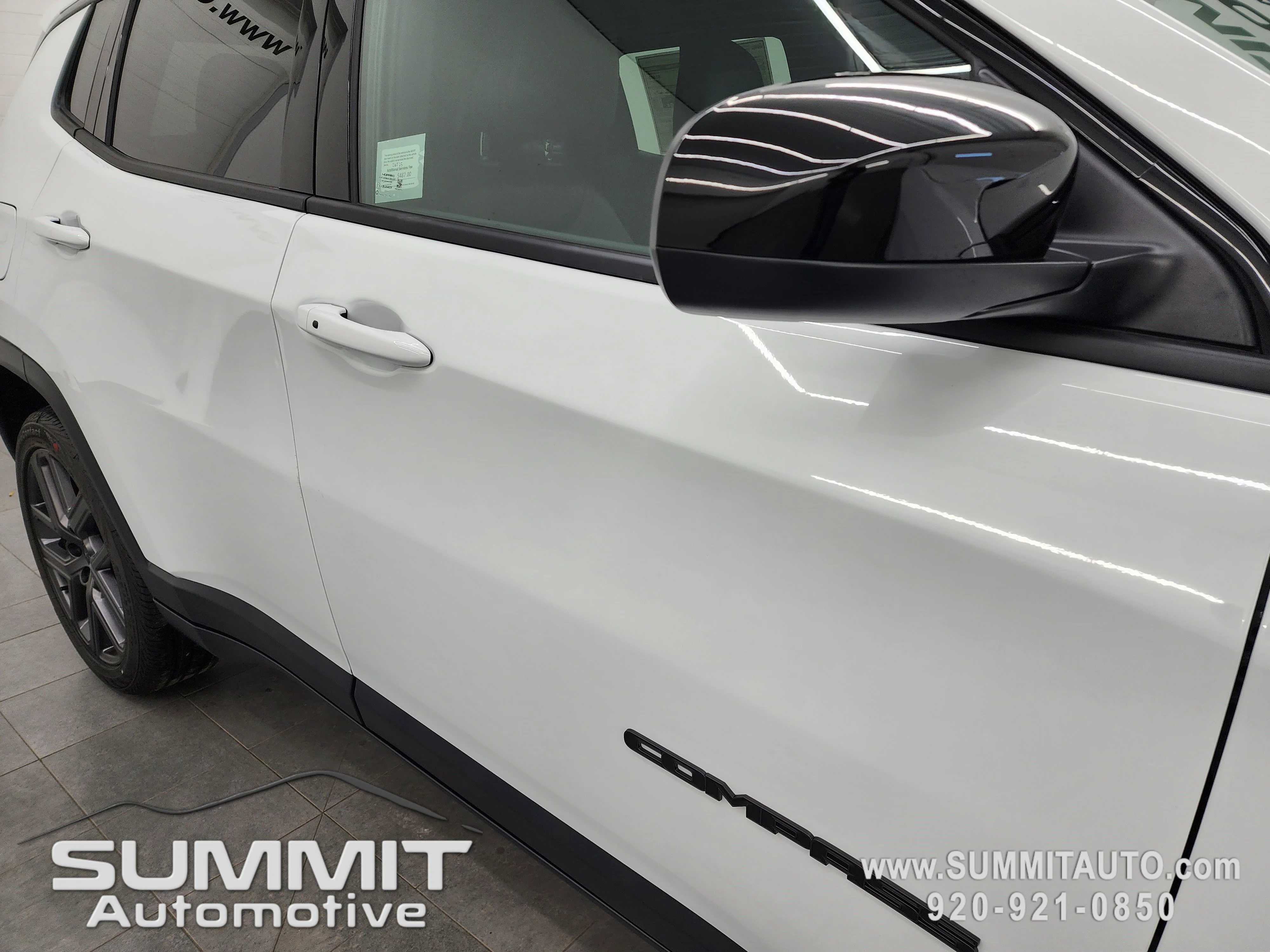 New 2026 Bright White Clear-Coat Exterior Paint Jeep Latitude image 26