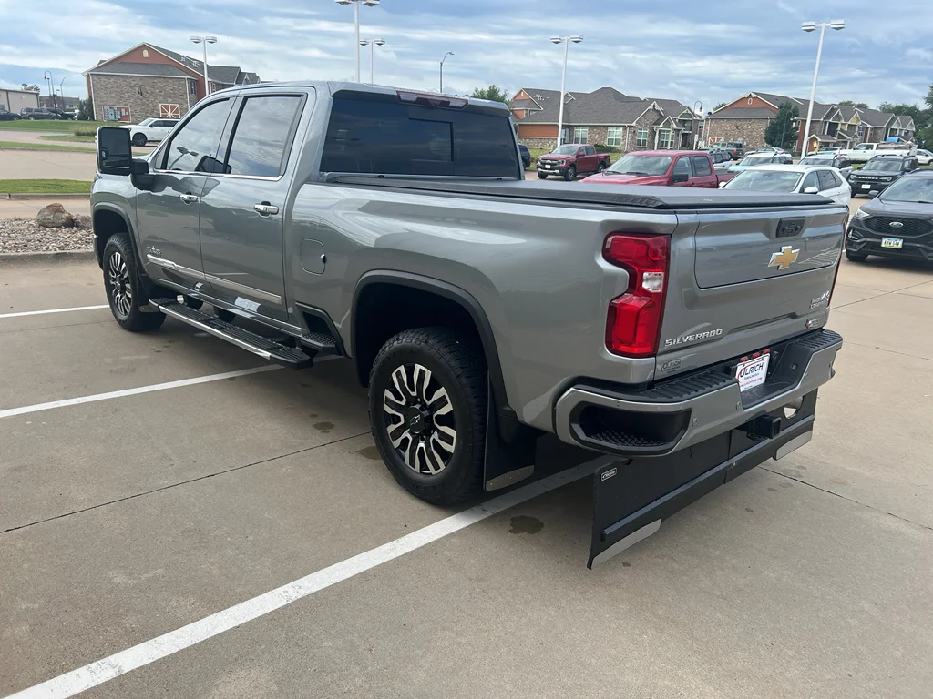 Used 2024 Sterling Gray Metallic Chevrolet High Country image 6