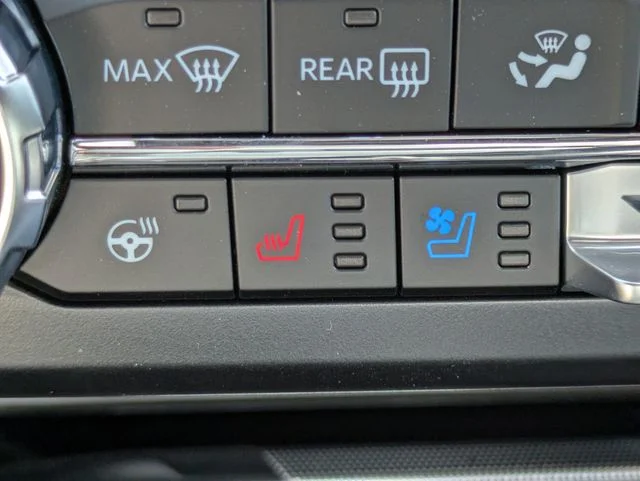 New 2026 Agate Black Metallic Ford F-250® Lariat® image 24