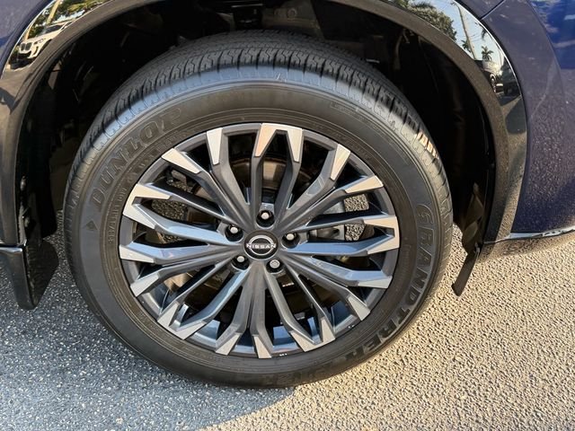 Used 2024 Blue Nissan Platinum image 19