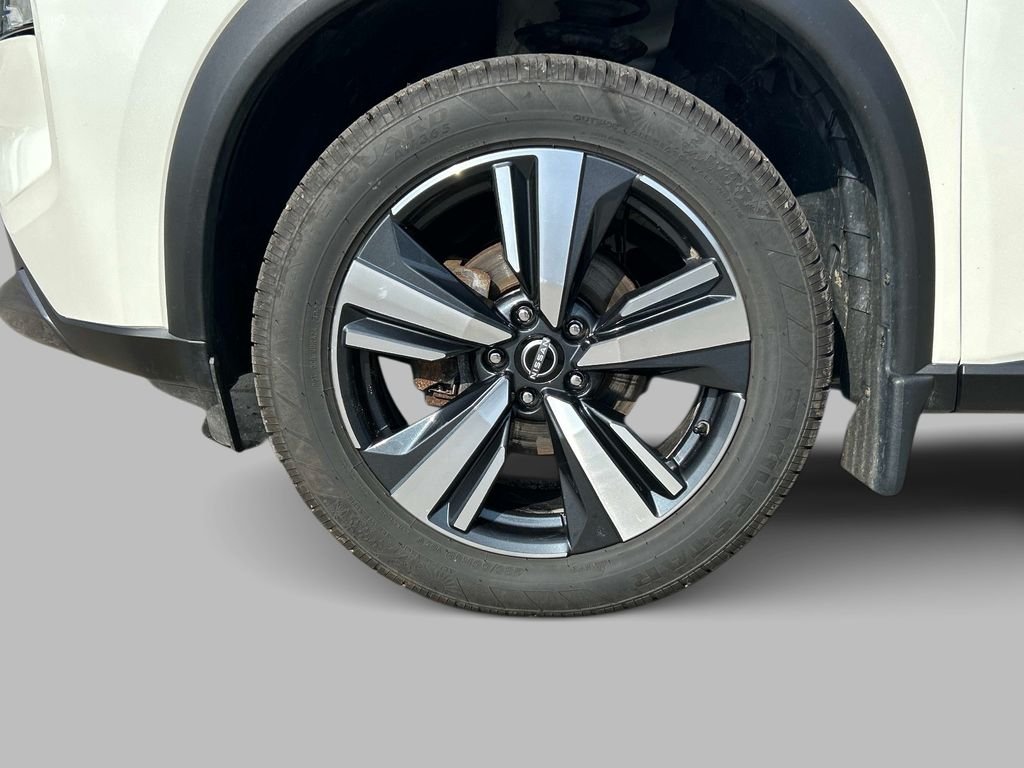 Used 2023 White Nissan SL image 9