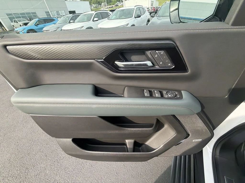 New 2026 Summit White GMC AT4 image 19