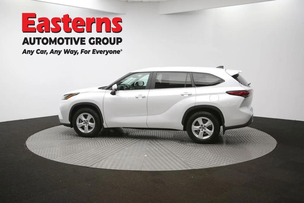Used 2023 White Toyota LE image 61