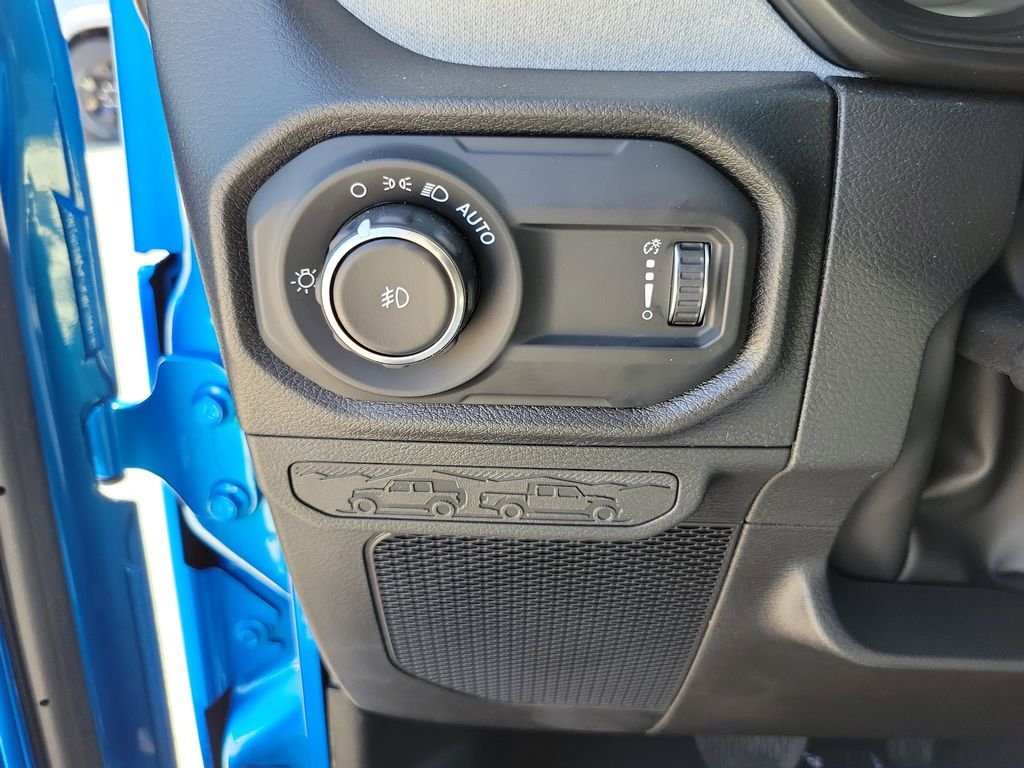 New 2025 Hydro Blue Pearl-Coat Exterior Paint Jeep Sport S image 27