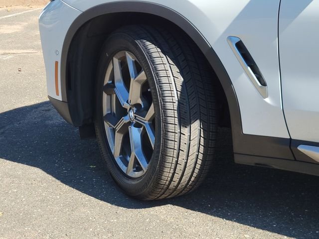 Used 2022 White BMW xDrive30i image 38