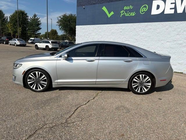 Used 2017 Ingot Silver Lincoln Reserve image 2