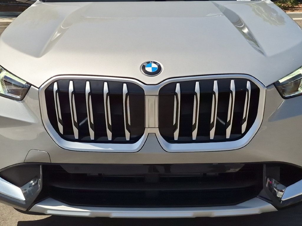 Used 2026 Silver BMW xDrive28i image 36