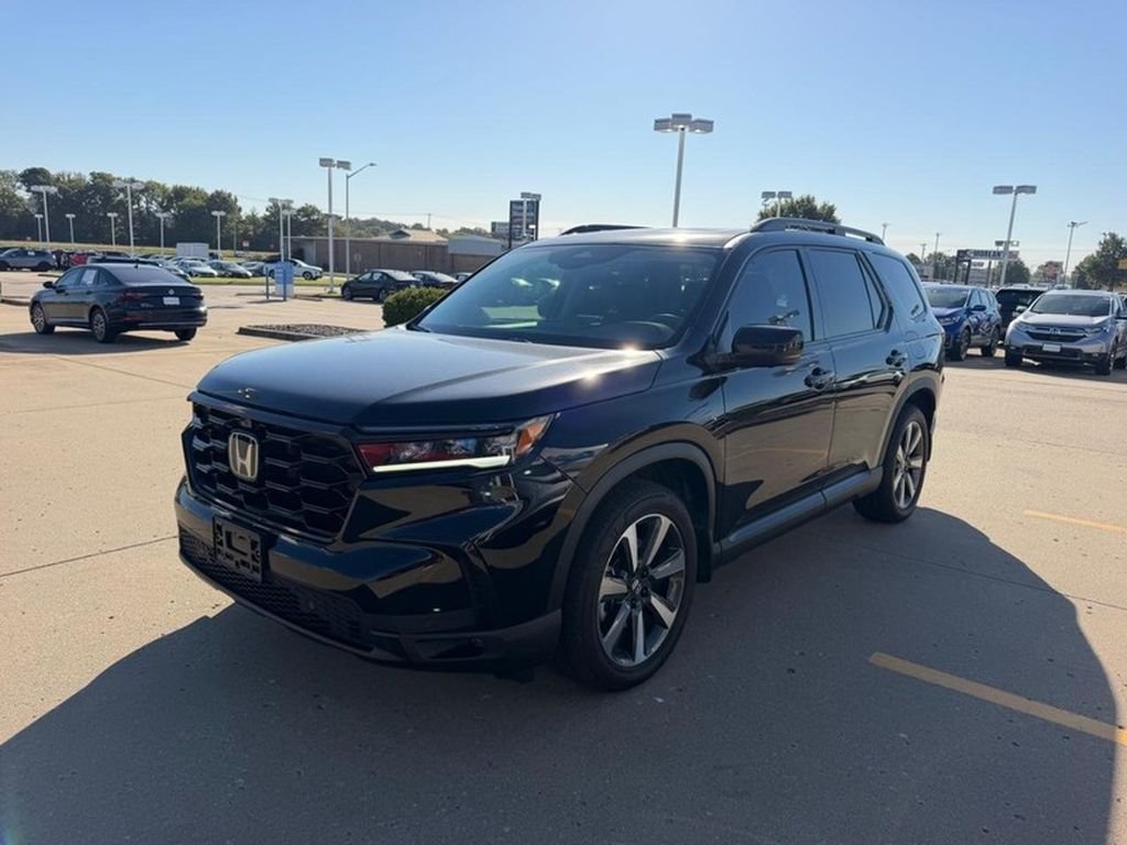 Used 2025 Crystal Black Pearl Honda AWD Elite image 7