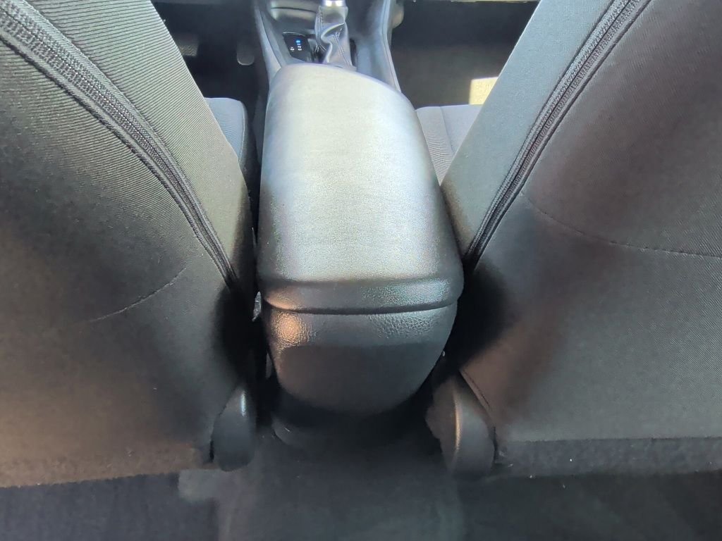 Used 2020 White Toyota LE image 33