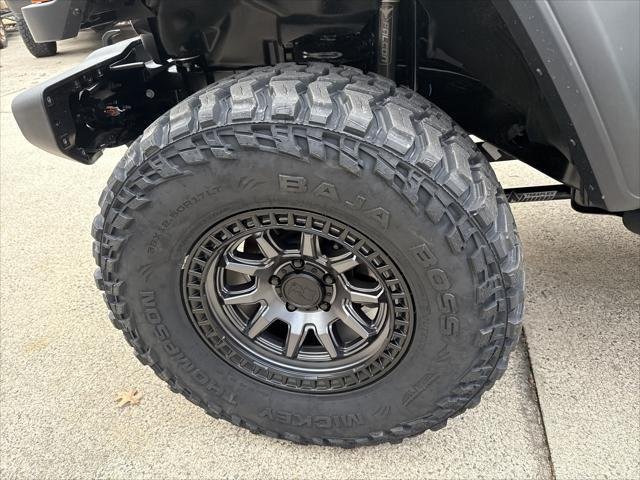 New 2026 Granite Crystal Metallic Clear-Coat Exterior Paint Jeep Sport S image 12