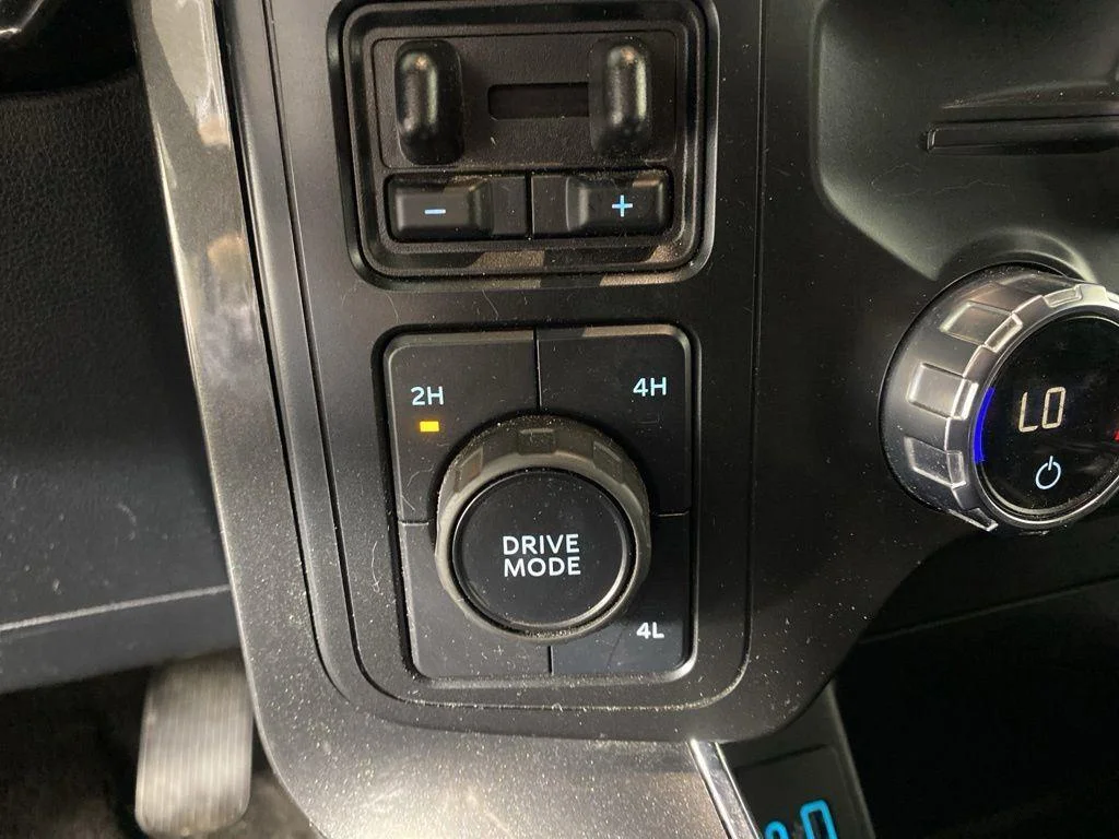 Used 2021 Blue Metallic Ford XLT image 22