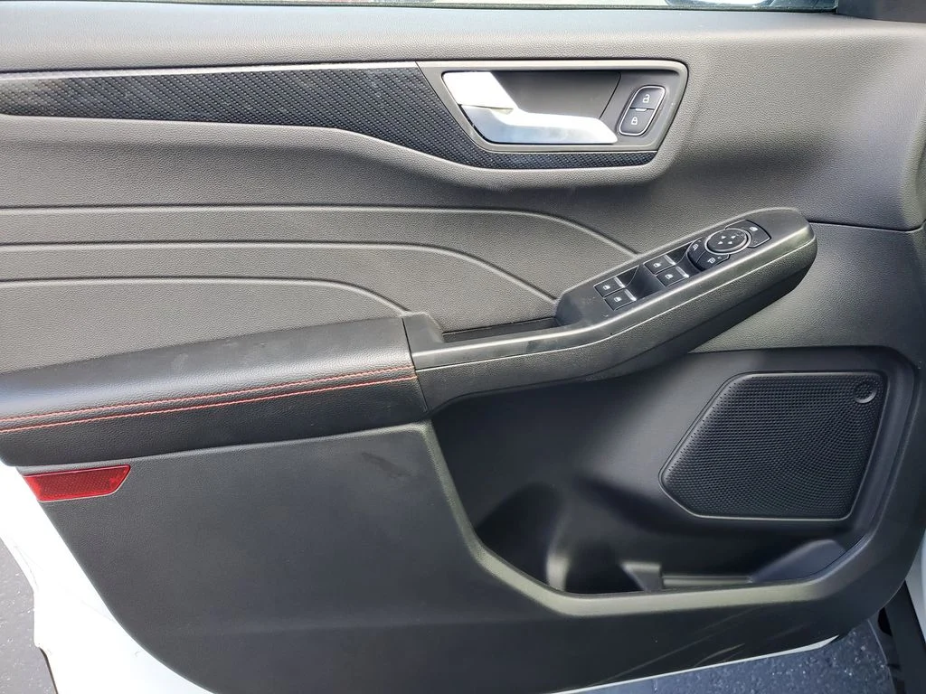 2026 Ford Escape ST-Line - Photo 18