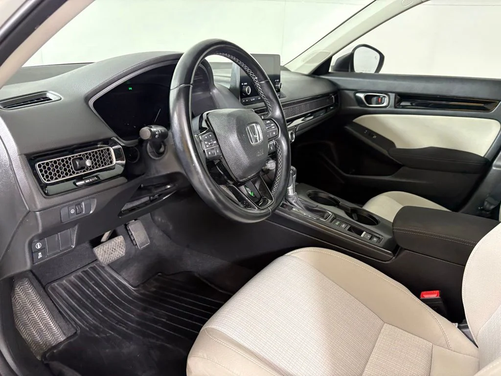 Used 2022  Honda EX image 22
