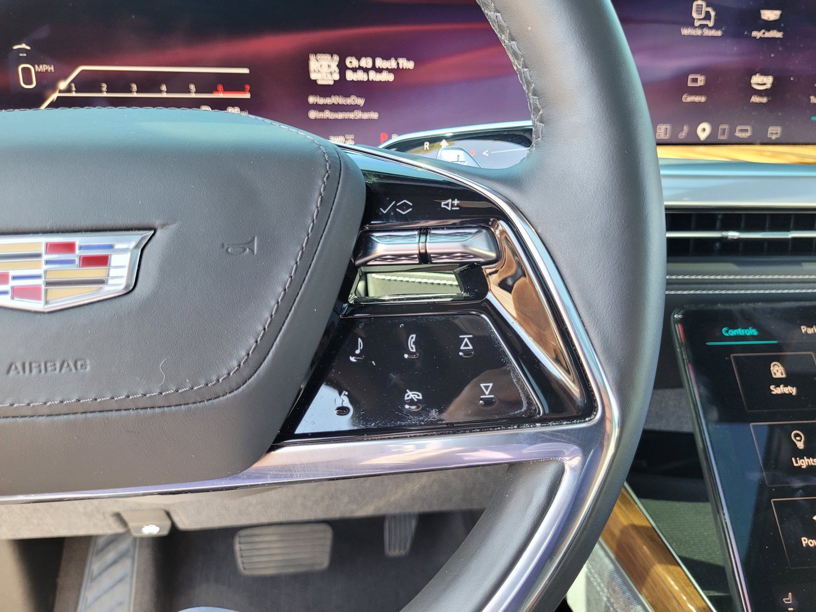 Certified Used 2025 Black Raven Cadillac Sport Platinum image 23