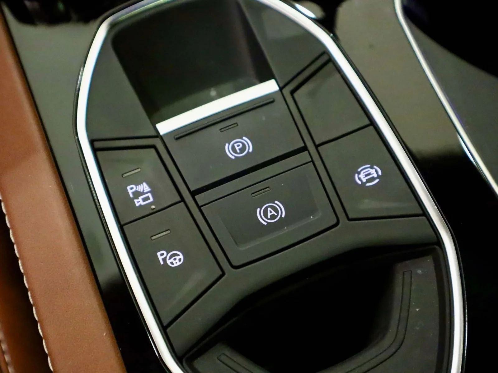 Used 2023 Black Lamborghini S AWD image 35