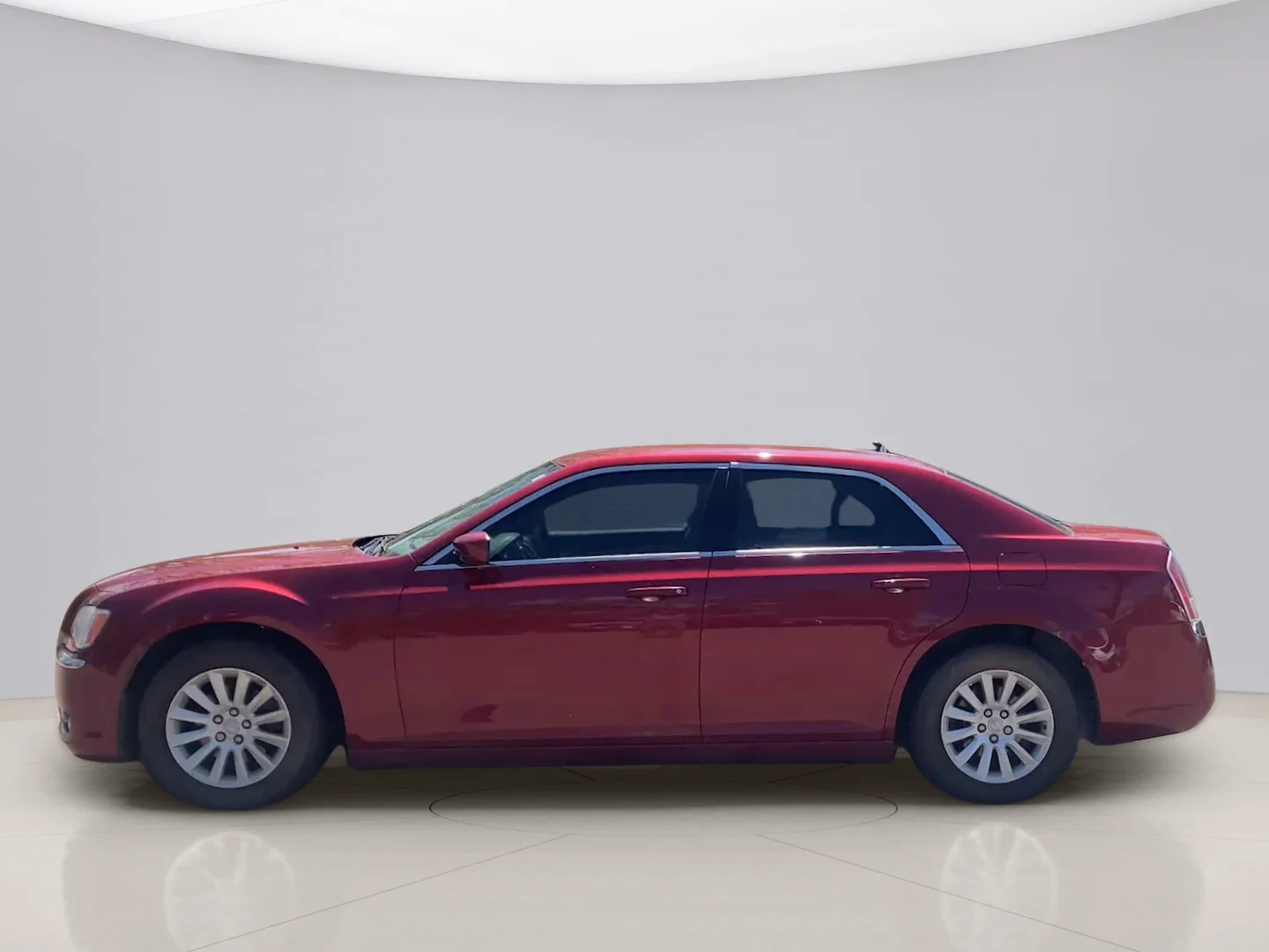 Used 2014 Red Chrysler RWD image 2