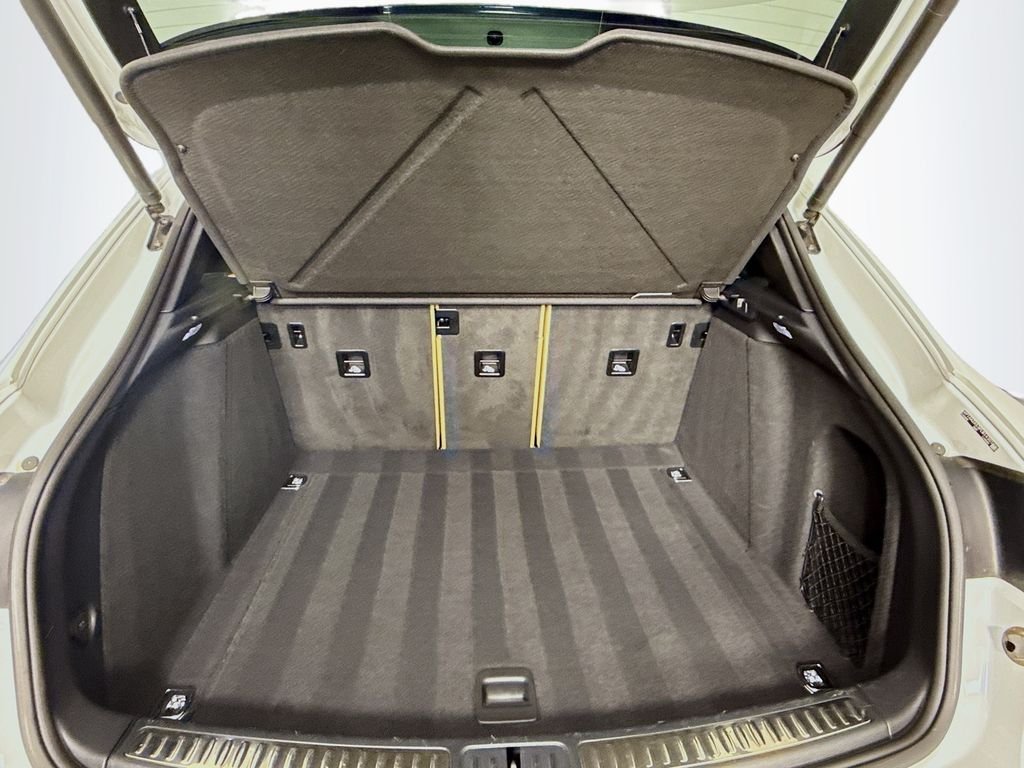 Used 2023 White Porsche  image 27