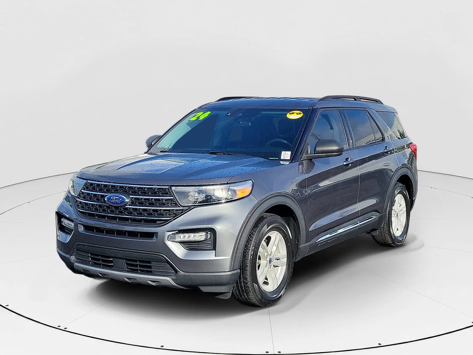 Used 2024 Gray Metallic Ford XLT image 30