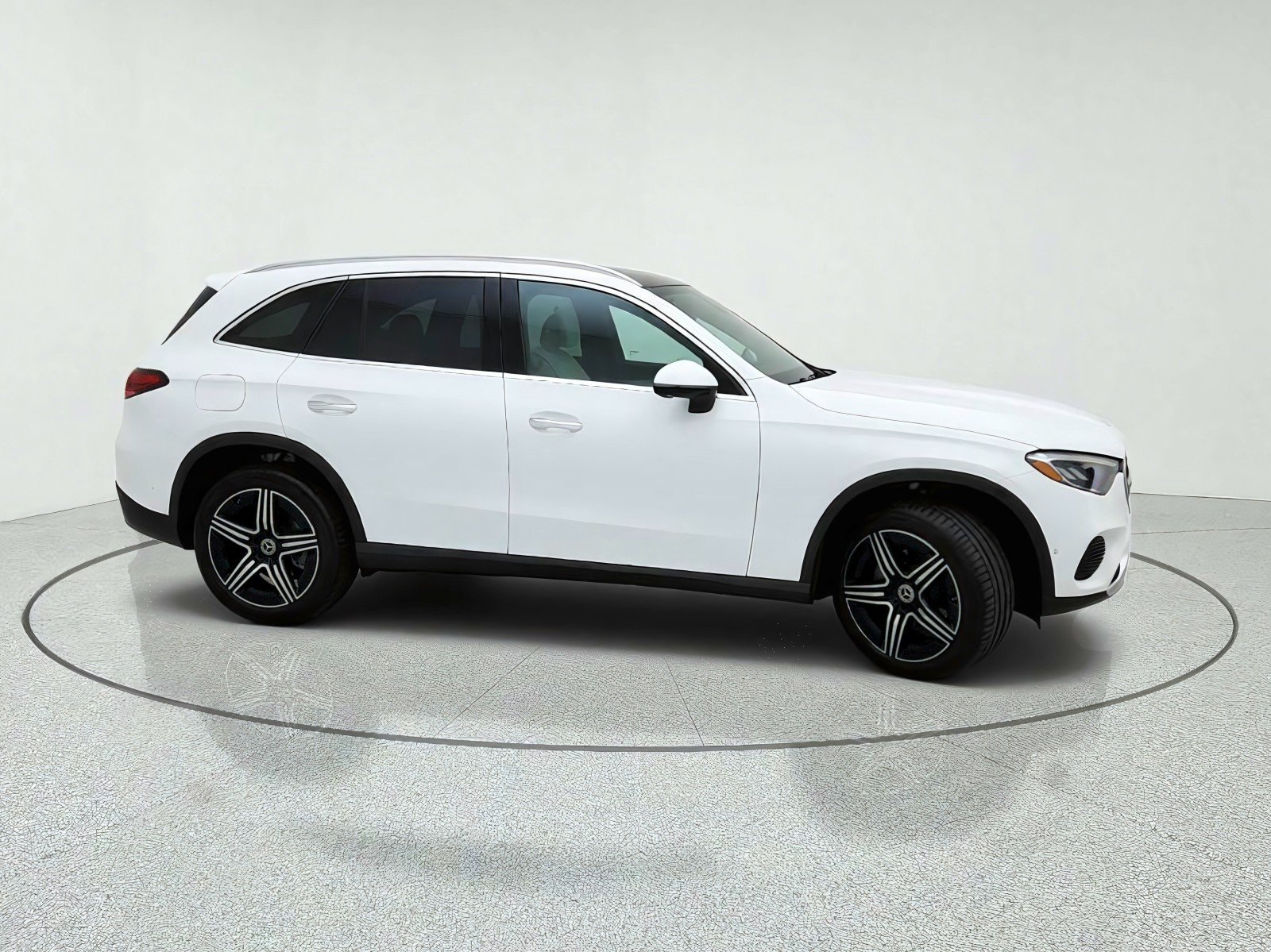 Certified Used 2026 Polar White Mercedes-Benz GLC 300 image 6