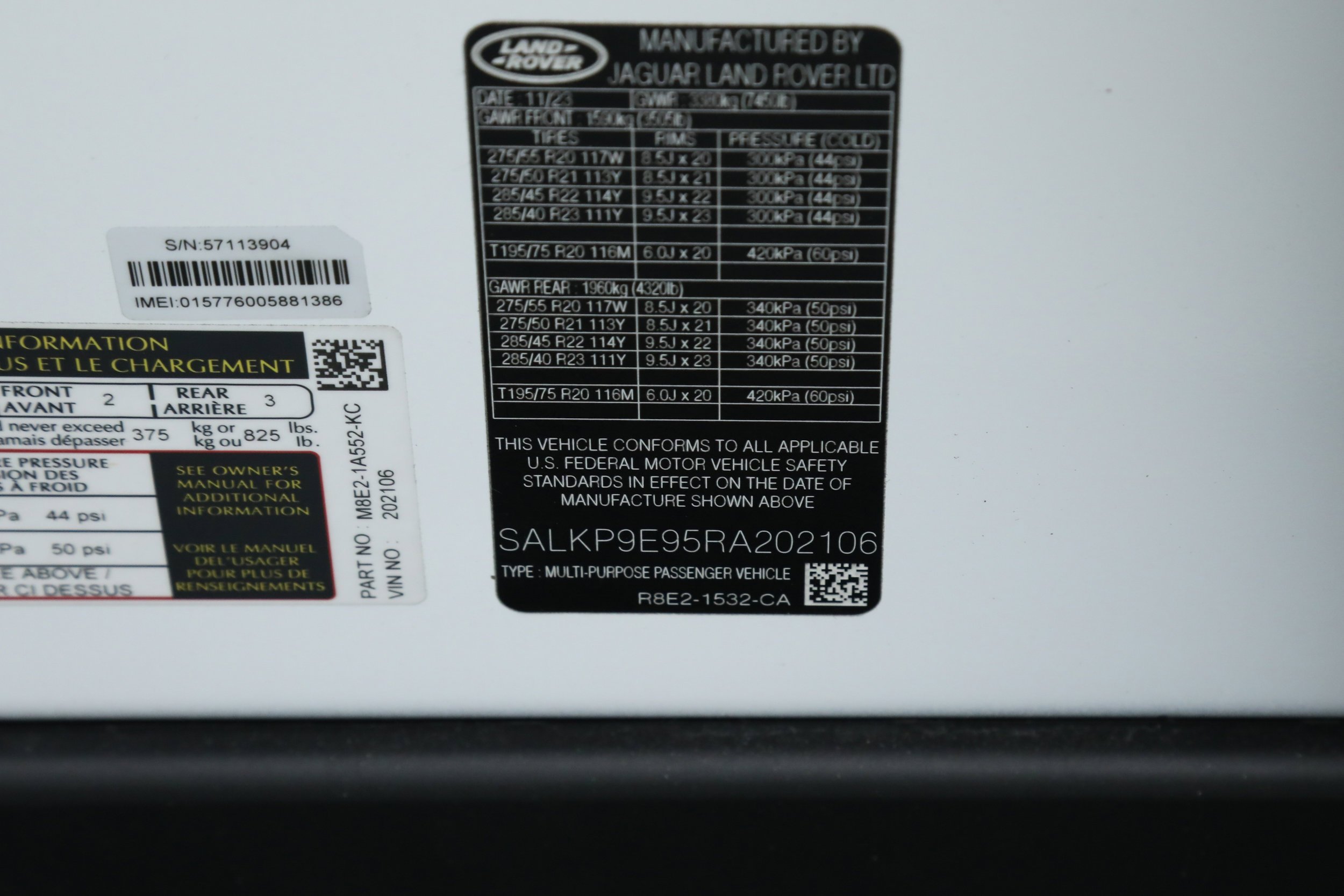 Used 2024 White Land Rover SE image 38