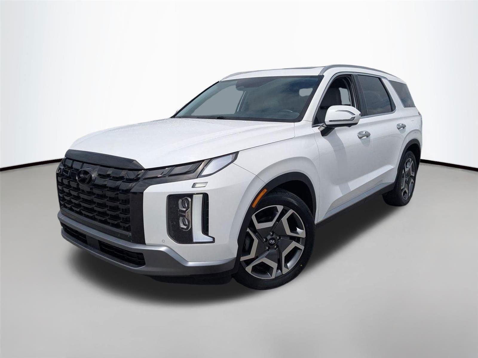 Used 2023 Silver Hyundai SEL image 2