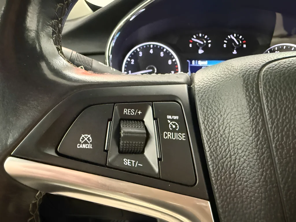 Used 2022 Summit White Buick Preferred image 23