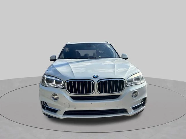 Used 2017 White Metallic BMW xDrive35d image 3