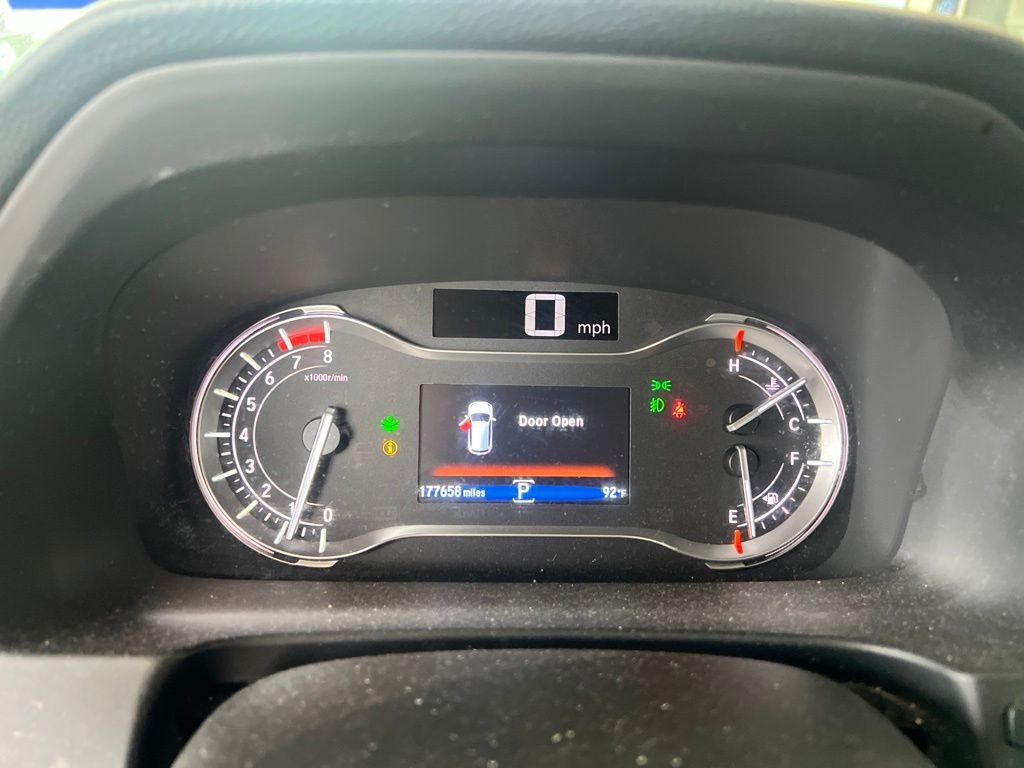 Used 2018  Honda EX image 2