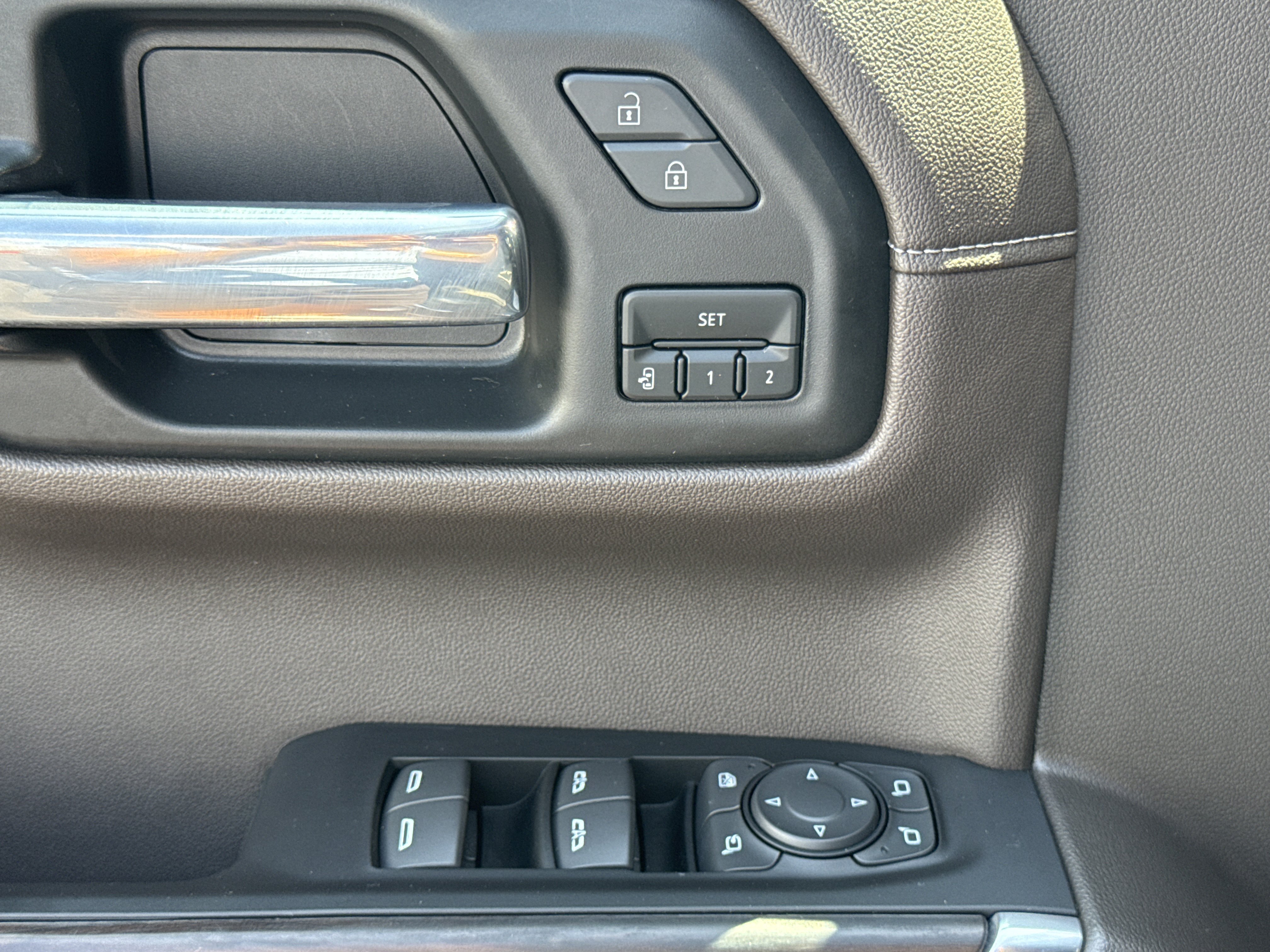 Used 2022 Dark Sky Metallic GMC SLT 4WD image 16