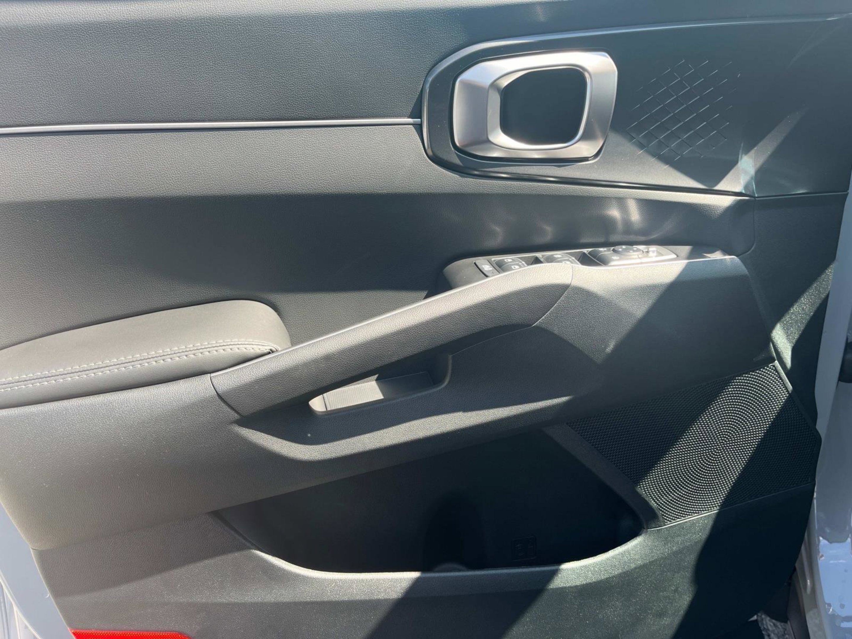 2025 Kia Sorento EX - Photo 23