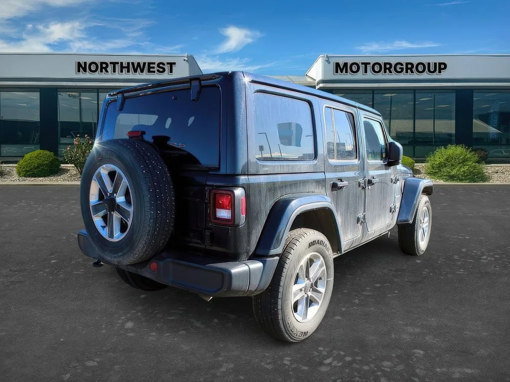 2023 Jeep Wrangler 4-Door Sahara - Photo 6