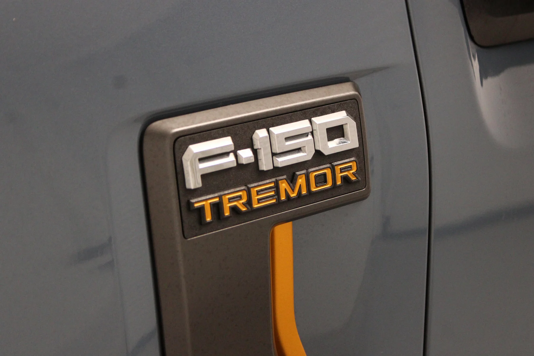 Used 2023 AZURE GRAY METALLIC TRICOAT Ford Tremor 4WD SuperCrew Box image 24