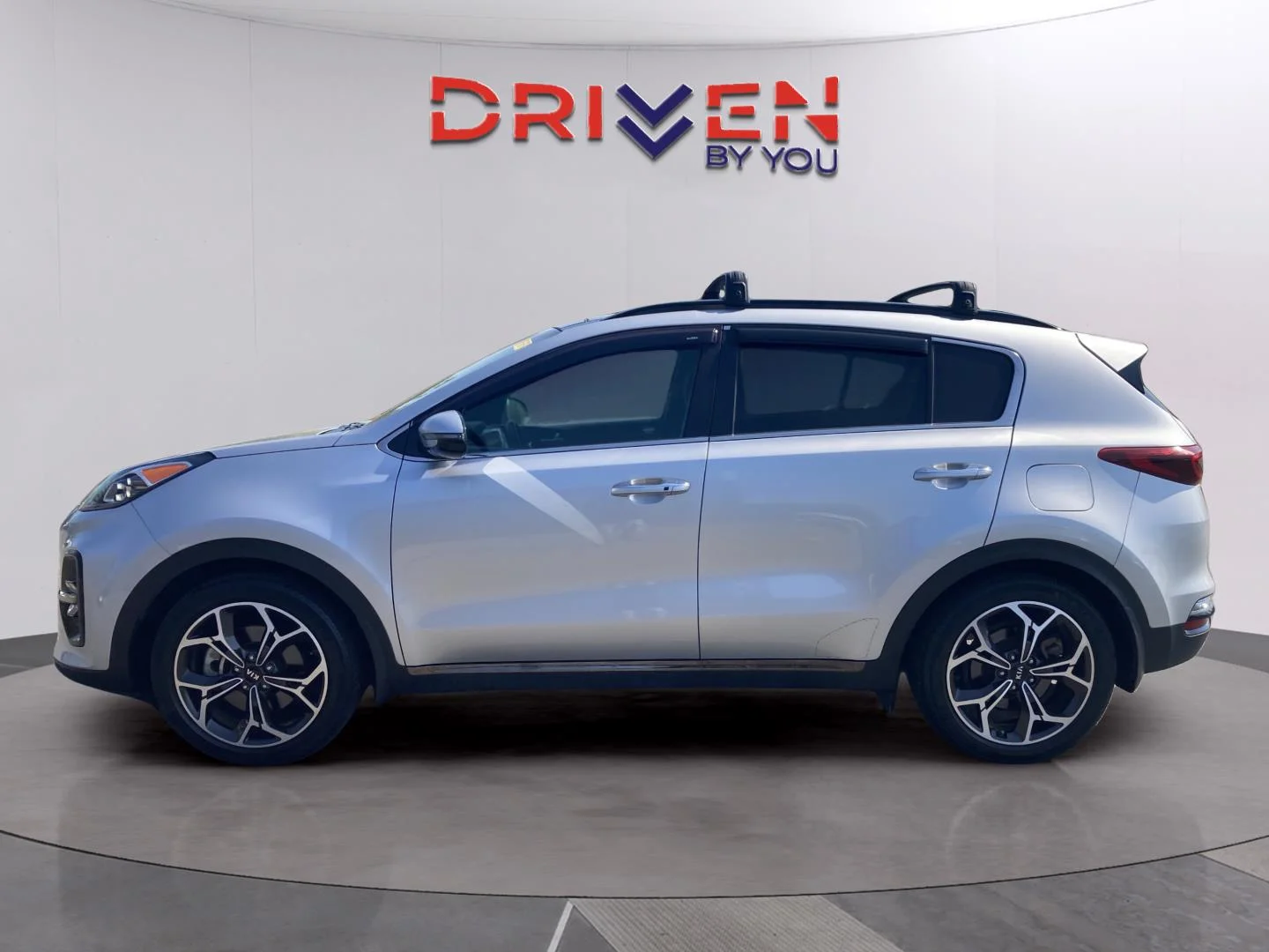 Used 2022 Sparkling Silver Kia SX Turbo image 3