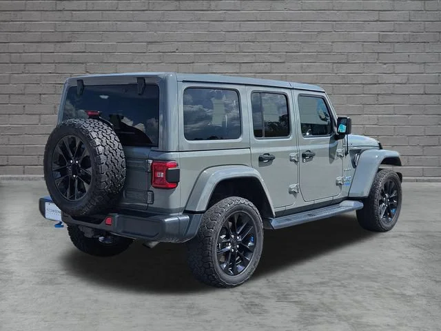 Used 2022 Gray Jeep Unlimited Sahara image 5