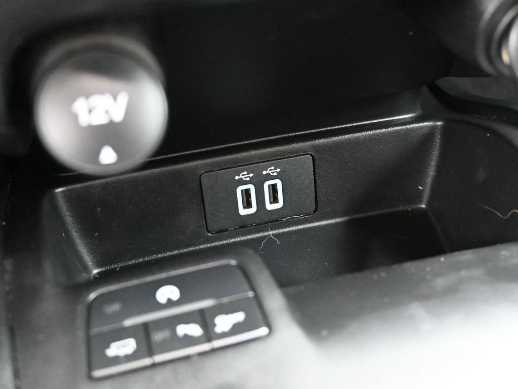 Used 2022 Silver Ford XLT image 21