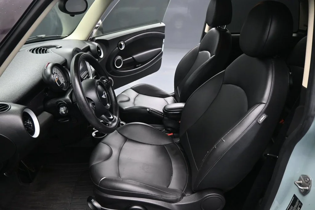 Used 2013 Blue MINI Base image 9