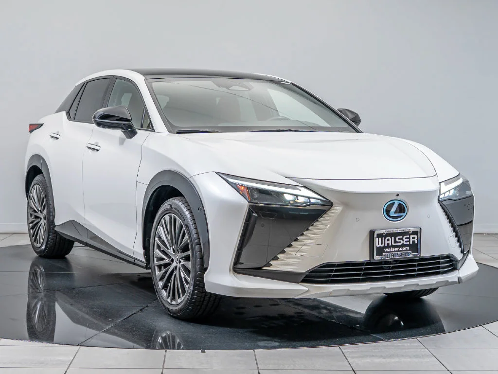 Used 2023 EMINENT WHITE PEARL Lexus 450e Luxury image 12