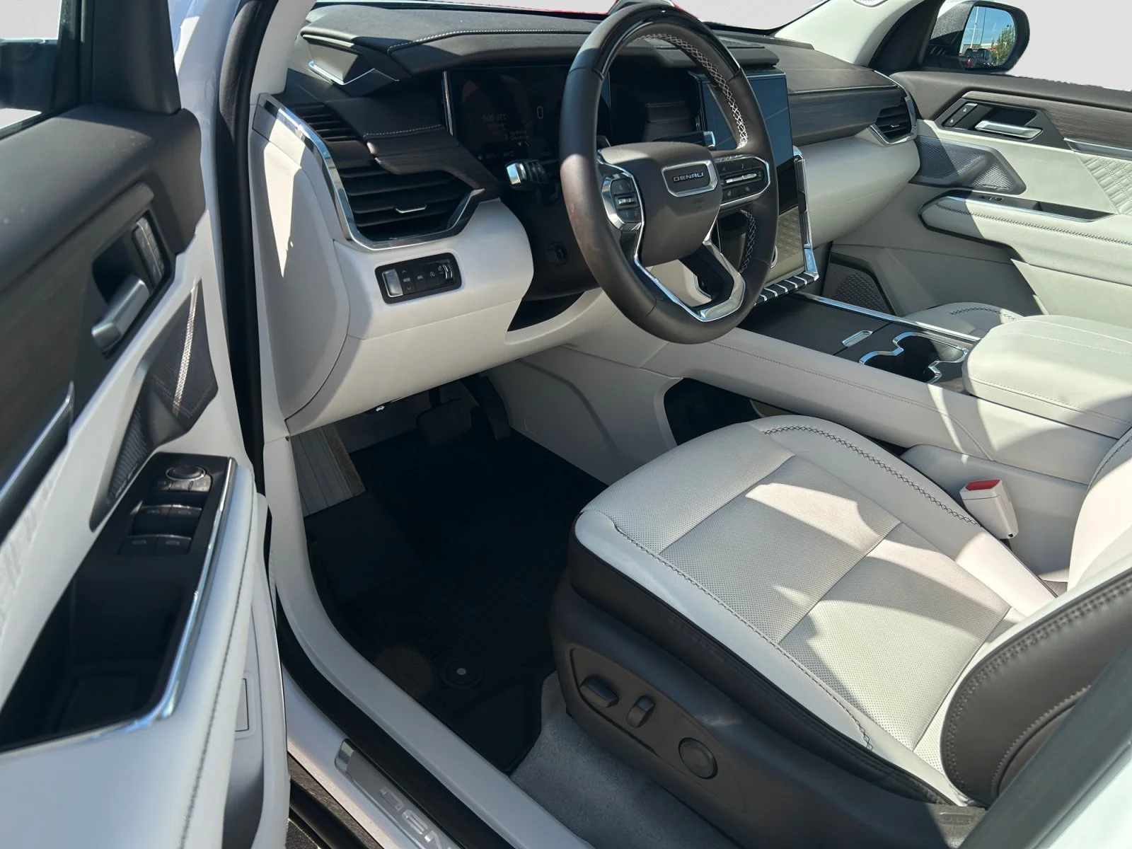 Used 2025 Summit White GMC Denali AWD Leather Sunroof Navigation image 13