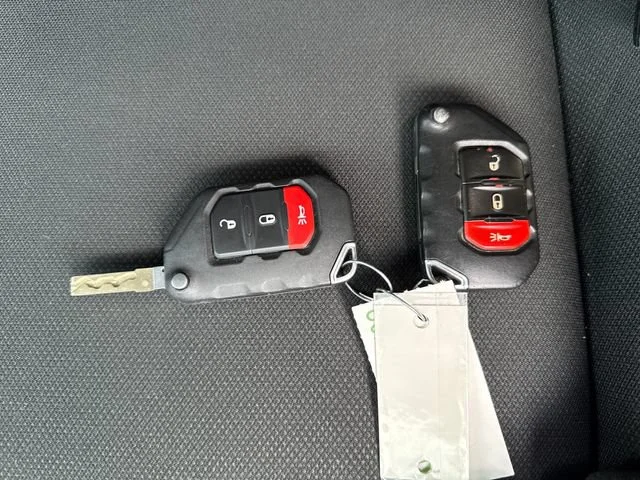 Used 2020 Sting-Gray Clearcoat Jeep Sahara image 30