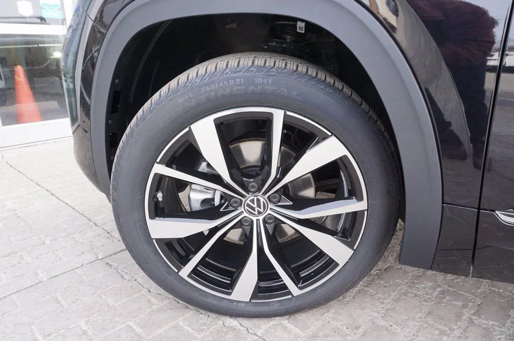New 2026 Deep Black Volkswagen 2.0T SEL Premium R-Line image 36