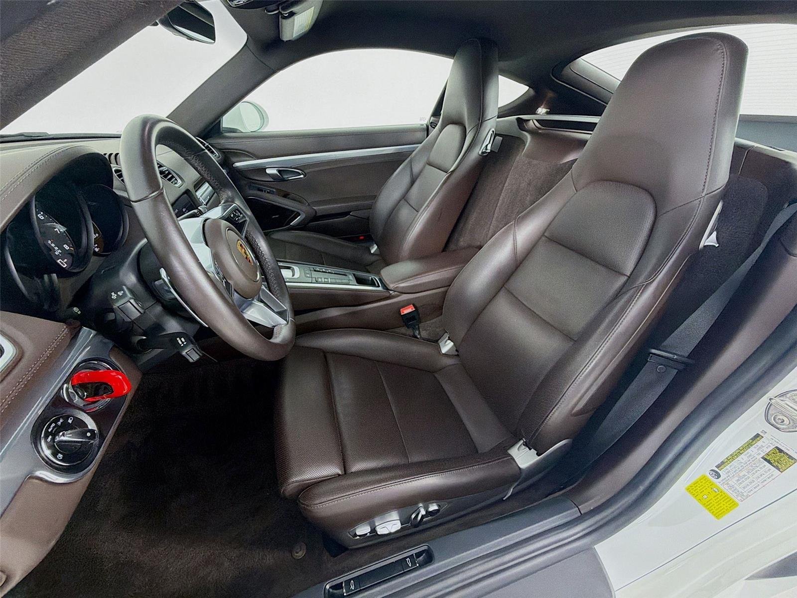 Used 2022  Porsche  image 5