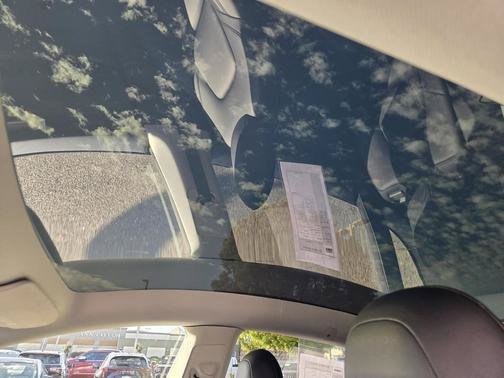Used 2022  Tesla Performance image 20