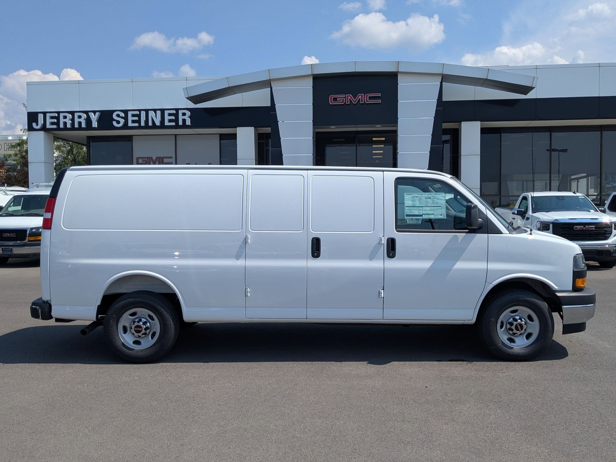 2025 GMC Savana Cargo Work Van - Photo 6