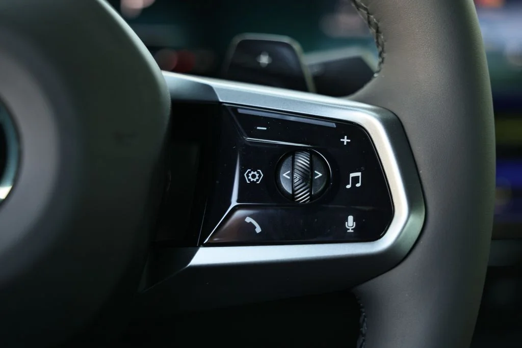 Used 2027 Carbon Black Metallic BMW 530i xDrive image 34