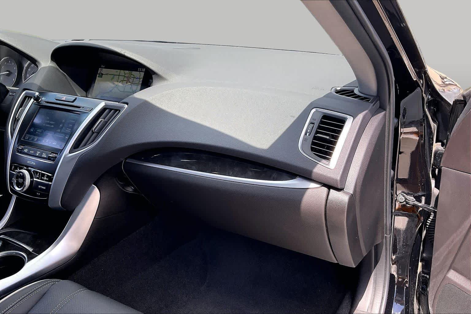 Used 2018 Crystal Black Pearl Acura w/Technology Pkg image 17