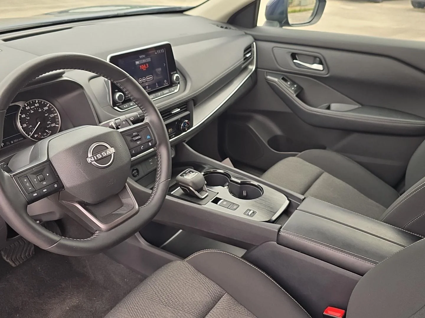 Used 2025 Deep Ocean Blue Pearl Nissan SV image 11