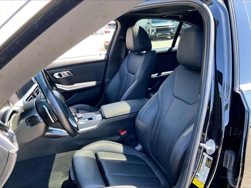 Used 2021 Black BMW 330i image 10