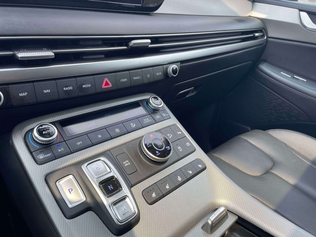 Certified Used 2025 Black Hyundai SEL Premium image 30